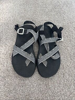 Women’s Black & White Chacos